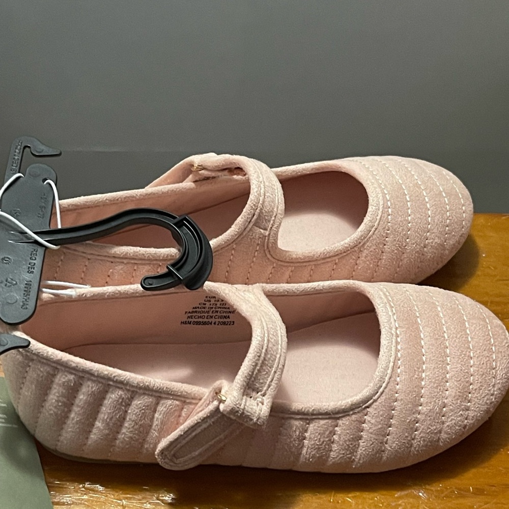 Girls casual shoe